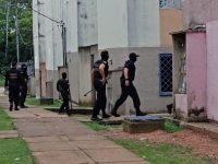 policiais-cumprem-9-mandados-de-prisao-contra-faccao-que-tortura-vitimas-para-ocupar-imoveis-em-ro