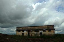 conheca-o-presidio-construido-em-ilha-e-cercado-por-por-cachoeira-em-ro;-quem-tentava-fugir-morria-afogado